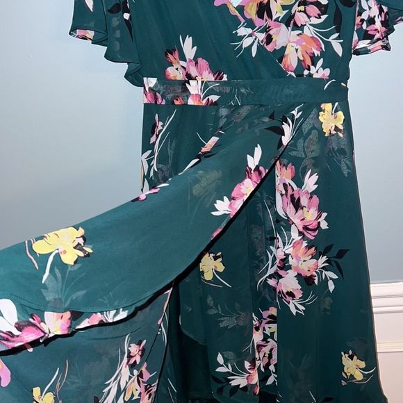Torrid 2X Hunter green floral New faux wrap dress midi length - Picture 5 of 16